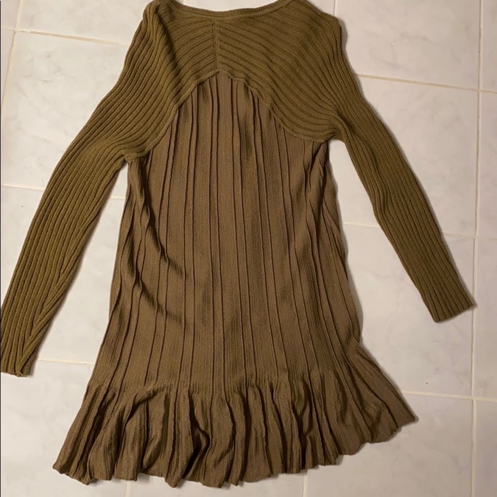 Dress - Picture 3 of 4